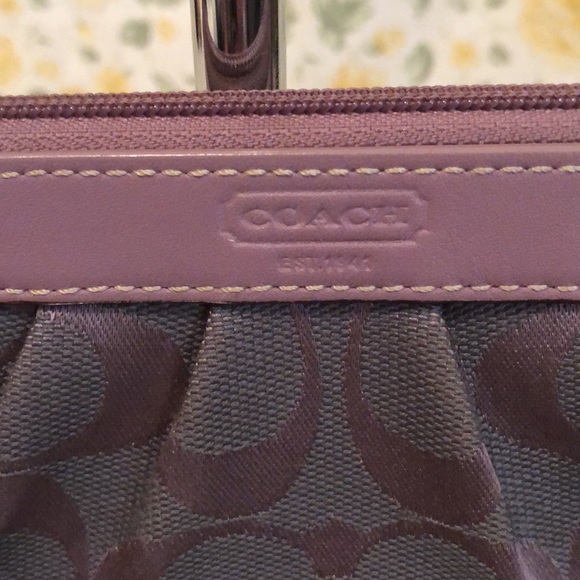 Coach - Picture 3 of 5